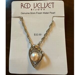 Red Velvet Bijoux Silver Tone chain Heart Necklace Genuine 8mm Freshwater Pearl